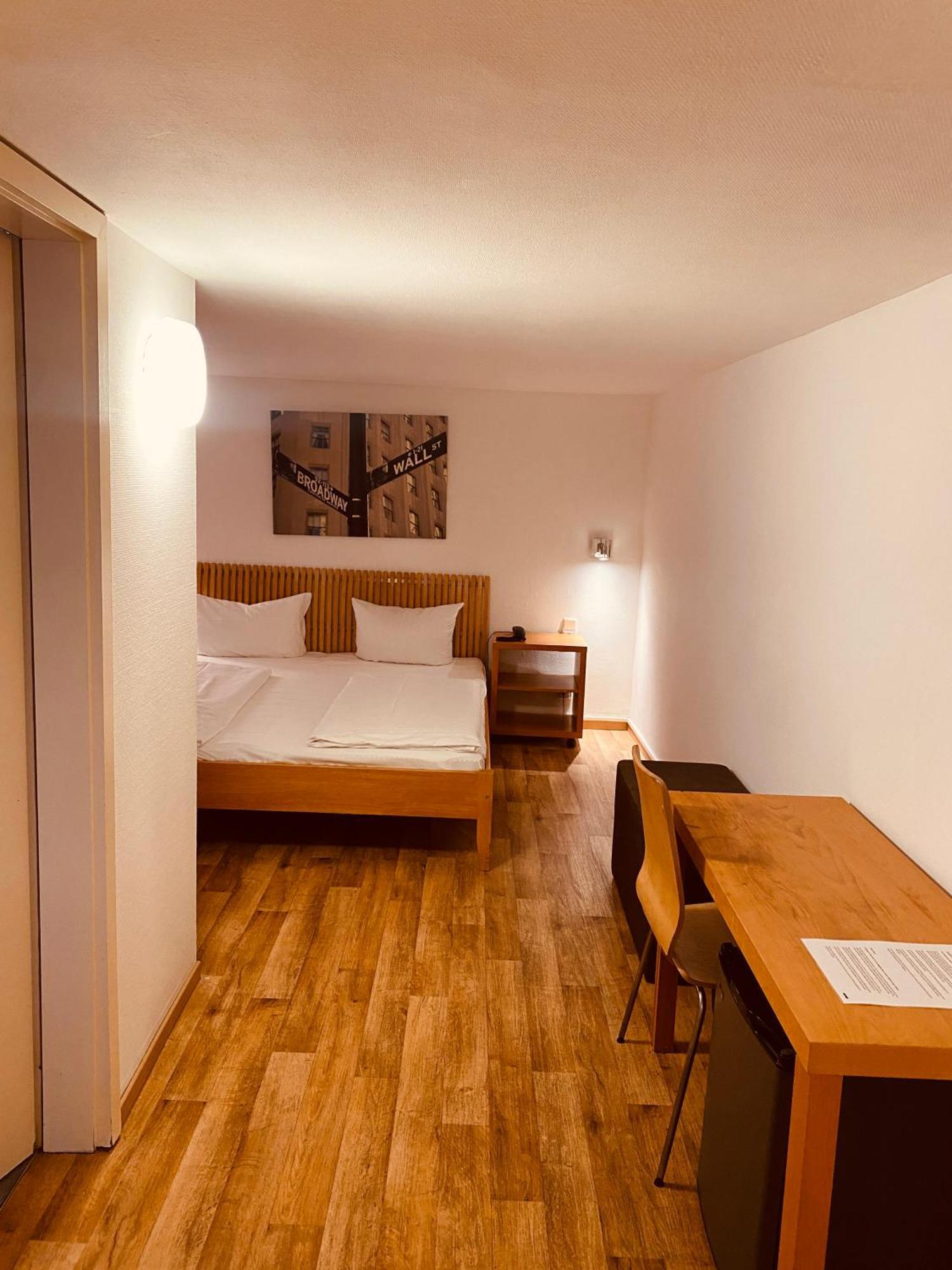 Stay Inn Central Station Frankfurt am Main Zimmer foto